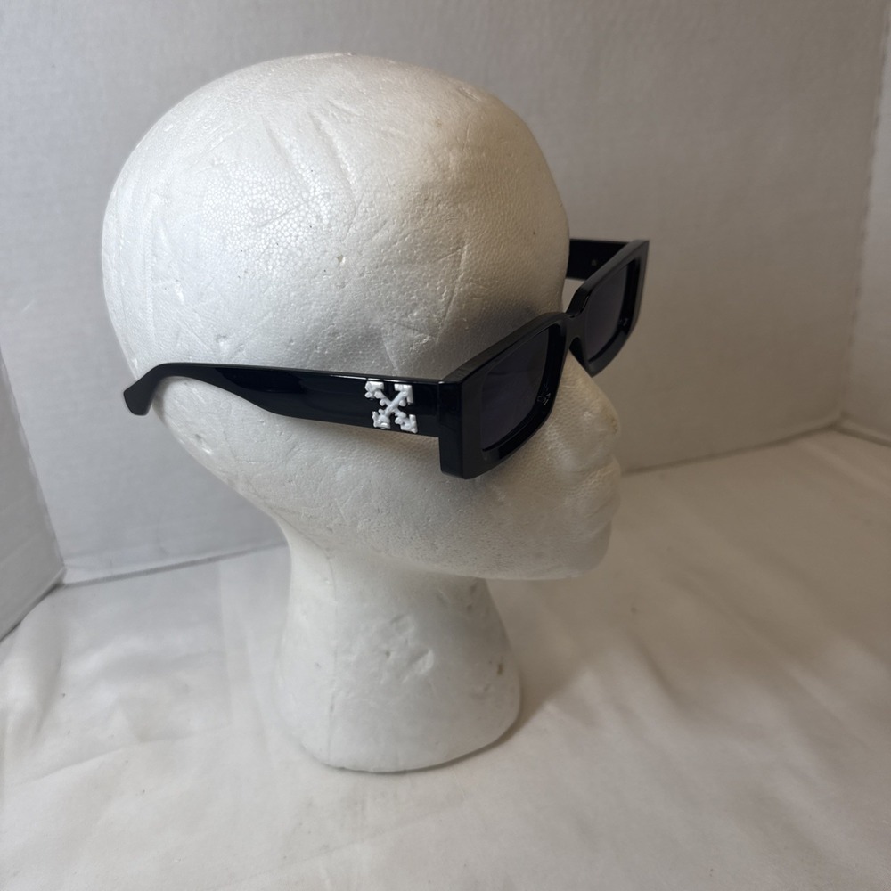 Authentic Off-White Arthur Black Rectangular Sunglasses OERI016 Arrows Logo
